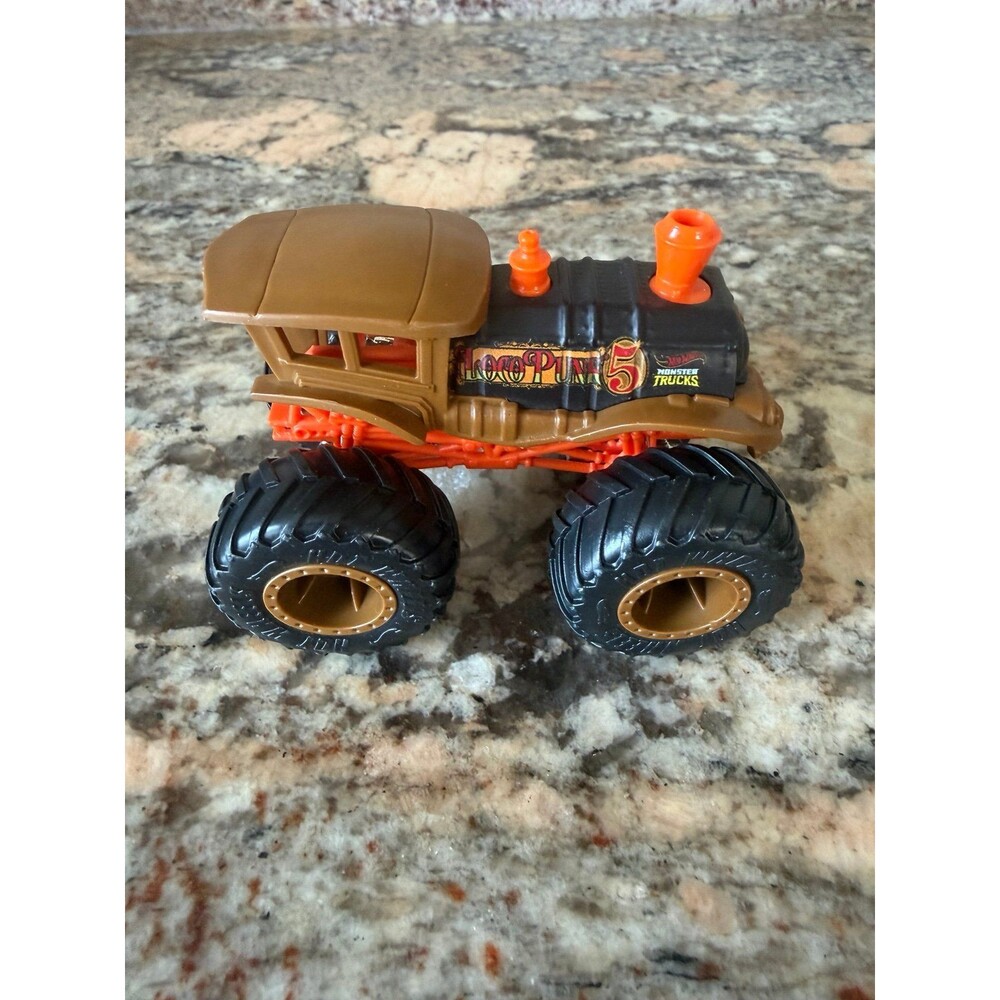 Hot Wheels Monster Trucks Monster Truck Loco Punk Train